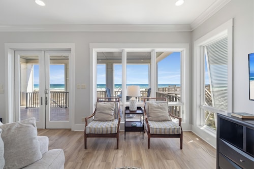 Finntastic Beachfront House by Liquid Life