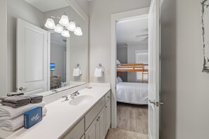 7 bedrooms, iron/ironing board, free WiFi, bed sheets