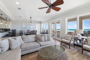 TV - Finntastic Beachfront House by Liquid Life (Gulf Shores)