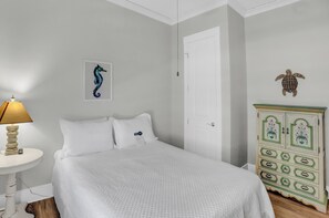 7 bedrooms, iron/ironing board, free WiFi, bed sheets
