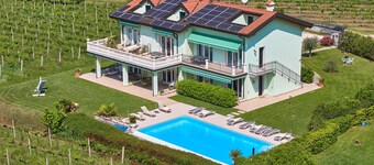 Residenza Pastrengo - apartment Lillà with pool and terrace