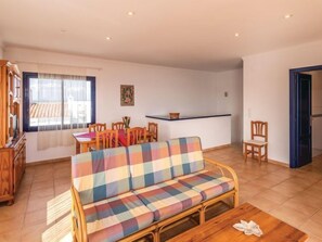 House, 4 Bedrooms, Terrace | Interior