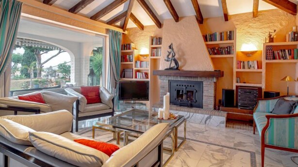 Villa, 5 chambres, terrasse | Coin séjour
