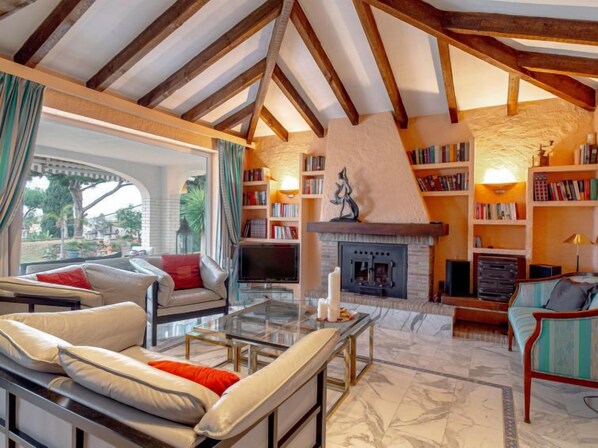 Villa, 5 soverom, terrasse | Oppholdsområde