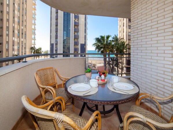 Casa, 2 habitaciones, terraza | Restaurante al aire libre