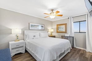 2 bedrooms, iron/ironing board, free WiFi, bed sheets - The Gulf Tower 3D by Liquid Life (Gulf Shores)