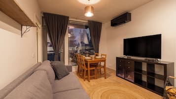 Fernseher, Kamin