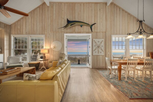 Living area - A Winterpast by the Sea - Gulf Front on 30A With Private Pool! (Santa Rosa Beach)