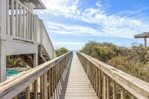 Property grounds - A Winterpast by the Sea - Gulf Front on 30A With Private Pool! (Santa Rosa Beach)