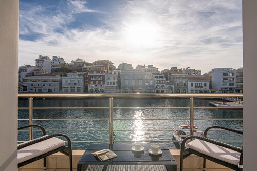 Petralis Residence   2 Bedroom Apartment with sea view