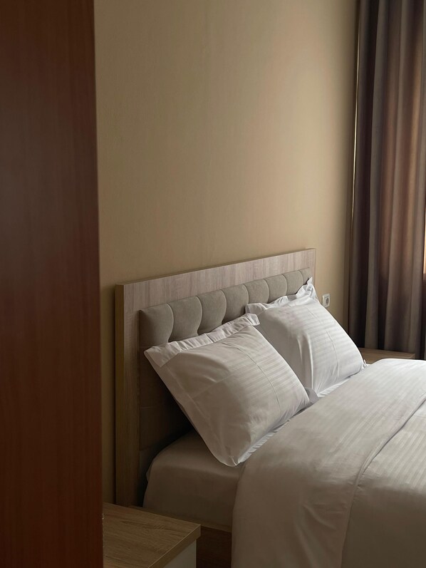 1 bedroom, WiFi, bed sheets