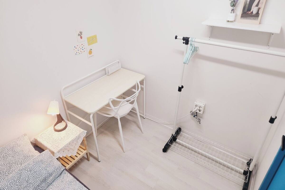 Deluxe Room, Women only, Non Smoking, Shared Bathroom(307)(Self check-In Hotel,Please contact HOTEL) | 免費 Wi-Fi、床單