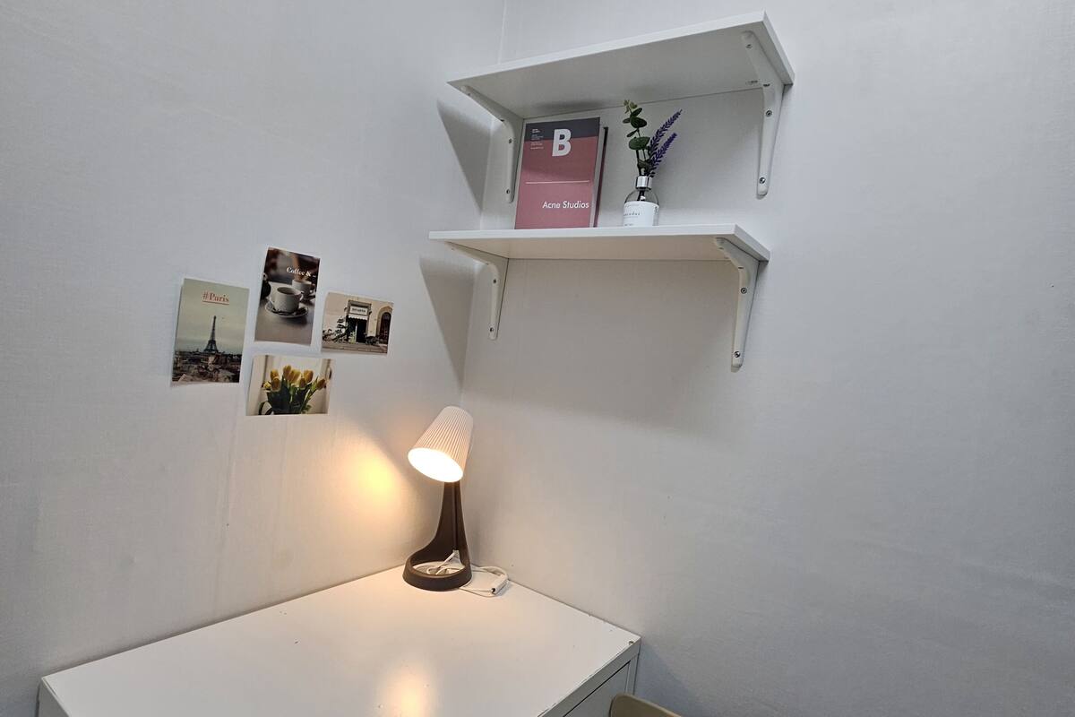 Deluxe Room, Women only, Non Smoking, Shared Bathroom(417)(Self check-In Hotel,Please contact HOTEL) | 免費 Wi-Fi、床單