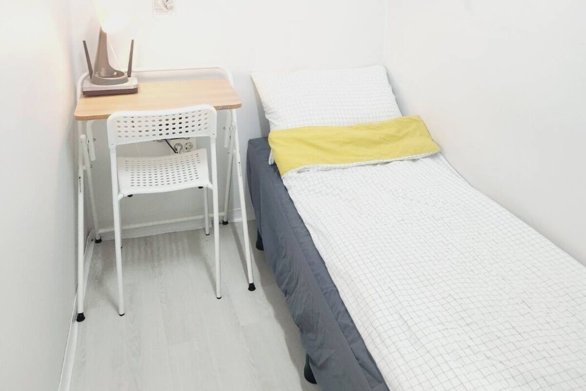 Deluxe Room, Women only, Non Smoking, Shared Bathroom(409)(Self check-In Hotel,Please contact HOTEL) | 免費 Wi-Fi、床單
