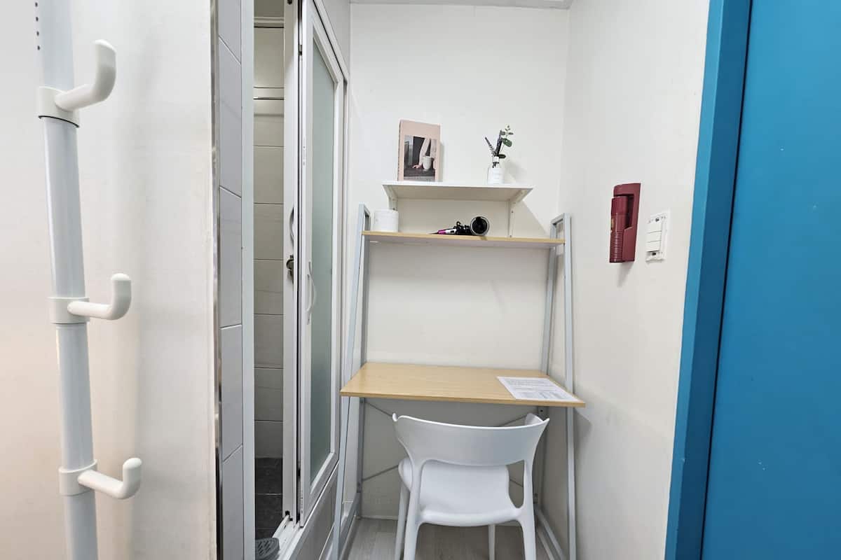 Deluxe Room, Women only, Non Smoking,Private Bathroom(402)(Self check-In Hotel,Please contact HOTEL)