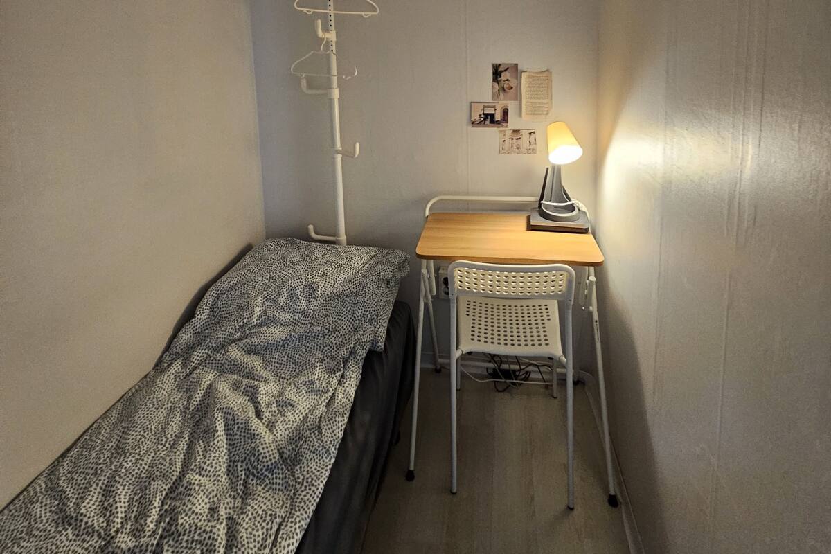 Deluxe Room, Women only, Non Smoking, Shared Bathroom(418)(Self check-In Hotel,Please contact HOTEL) | 免費 Wi-Fi、床單
