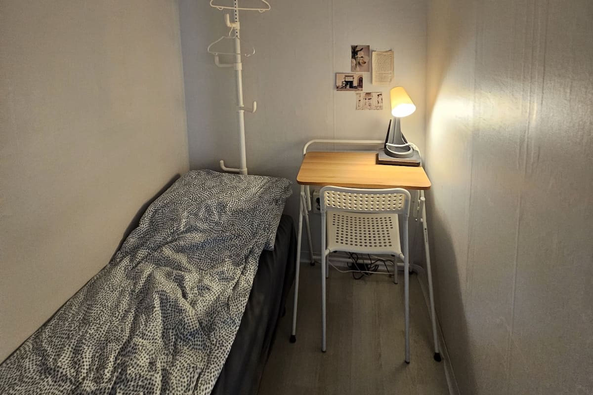 Deluxe Room, Women only, Non Smoking, Shared Bathroom(418)(Self check-In Hotel,Please contact HOTEL)