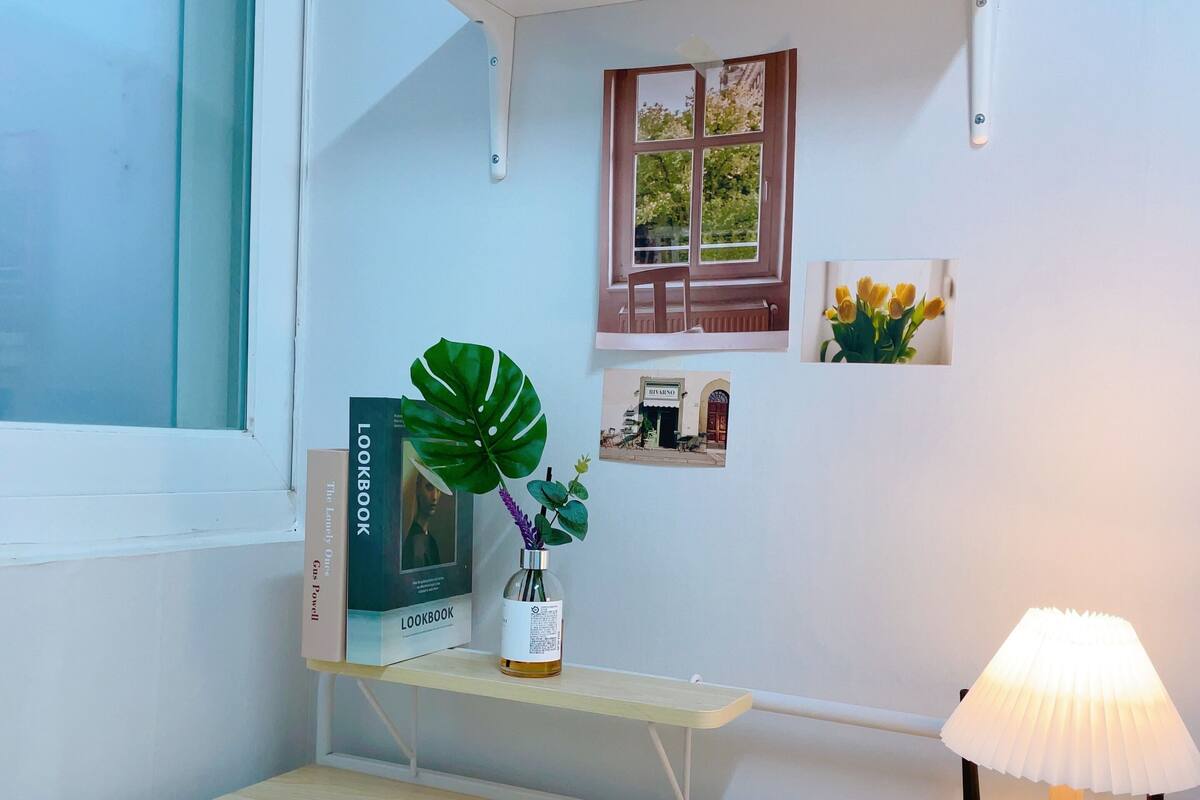 Deluxe Room, Women only, Non Smoking, Shared Bathroom(407)(Self check-In Hotel,Please contact HOTEL) | 免費 Wi-Fi、床單