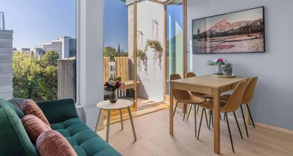 Free Parking l 1000m to City Center l Priv Balcony