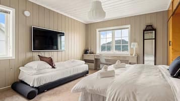 4 bedrooms, iron/ironing board, travel crib, bed sheets