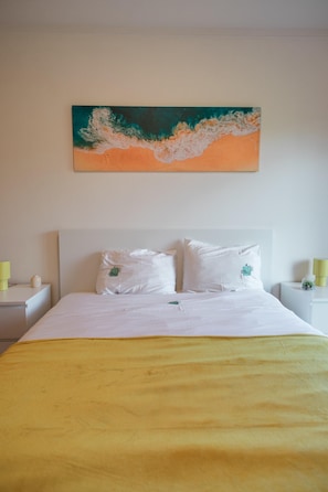 2 bedrooms, iron/ironing board, travel crib, WiFi (free)