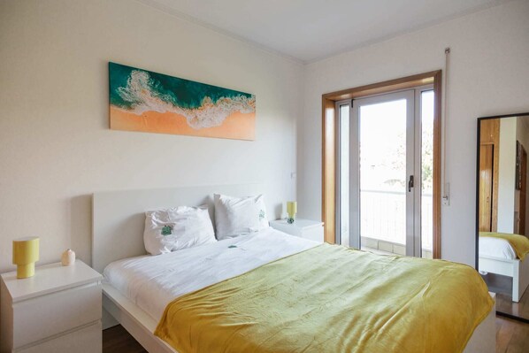 2 bedrooms, iron/ironing board, travel cot, free WiFi