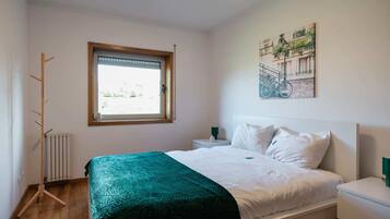2 Schlafzimmer, Bügeleisen/Bügelbrett, Reisekinderbett, kostenloses WLAN
