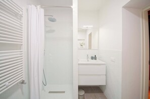 Apartment, Canal View | Bathroom