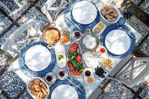 Dagelijks ontbijt voor onderweg inbegrepen