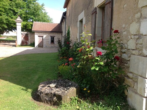 FARMHOUSE 10 MINUTES FROM FUTUROSCOPE