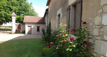 FARMHOUSE 10 MINUTES FROM FUTUROSCOPE