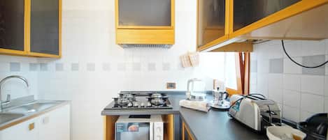 公寓 | 私人廚房 | 雪櫃、微波爐、爐具、電熱水壺