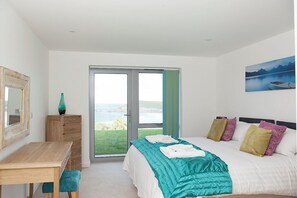 3 bedrooms, iron/ironing board, travel cot, WiFi