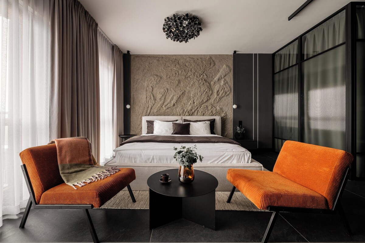 Deluxe Studio Suite, Balcony | 2 bedrooms, premium bedding, iron/ironing board, free WiFi