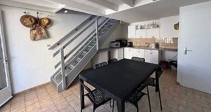 Maison 6 couchages avec exterieur place de parking Ă 80 metres de la plage