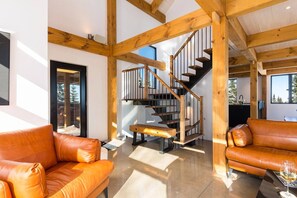 Smart-tv, eldstad, tv-spel och dvd-spelare