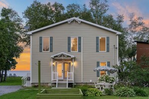 Exterior - Chalet Akoya - by the lake (Chambord)