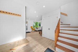 Interior - Chalet Akoya - by the lake (Chambord)