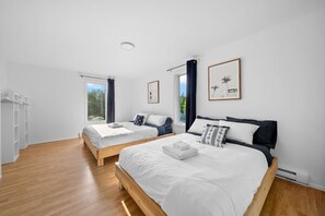 3 makuuhuonetta, työpöytä, silitysrauta/-lauta, ilmainen Wi-Fi