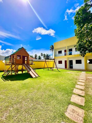 Comfort Quadruple Room, Lanai, Garden View | Terrace/patio - Viana Praia Hotel (Piacabucu)