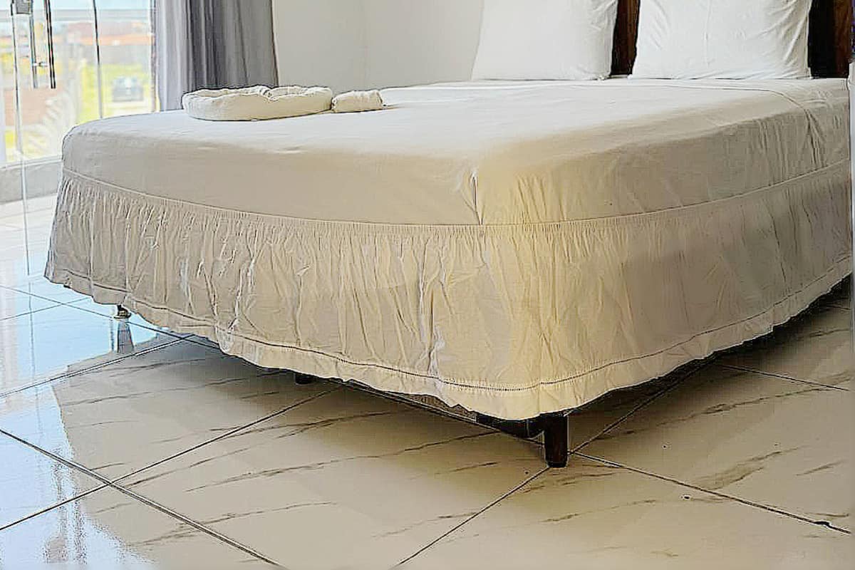 Habitación Confort doble de uso individual, lanai, vistas al jardín | Escritorio, espacio para trabajar con un portátil, wifi gratis