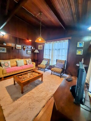 Chalet, Patio, Garden View | Living area