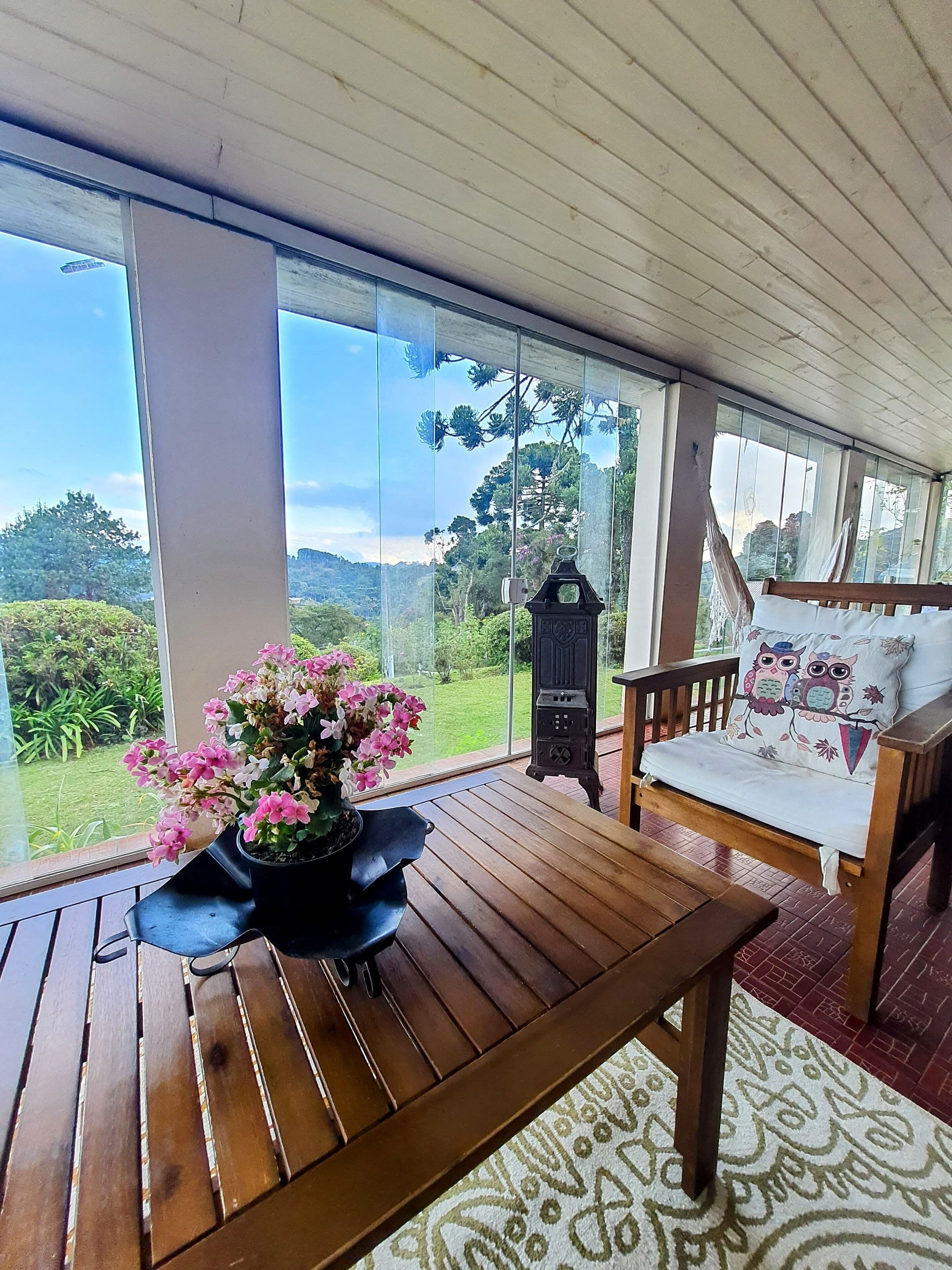 Chalet, patio, uitzicht op tuin | Woonruimte