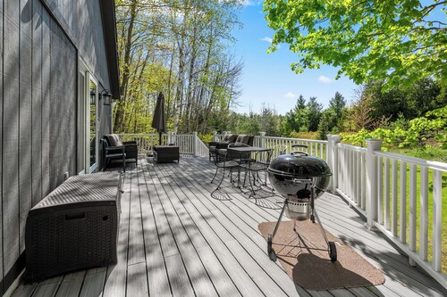 Pet friendly home near Baileys Harbor, Door County- private wooded lot!