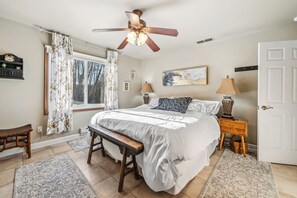 4 soverom, strykejern/-brett, wi-fi (inkludert) og sengetøy