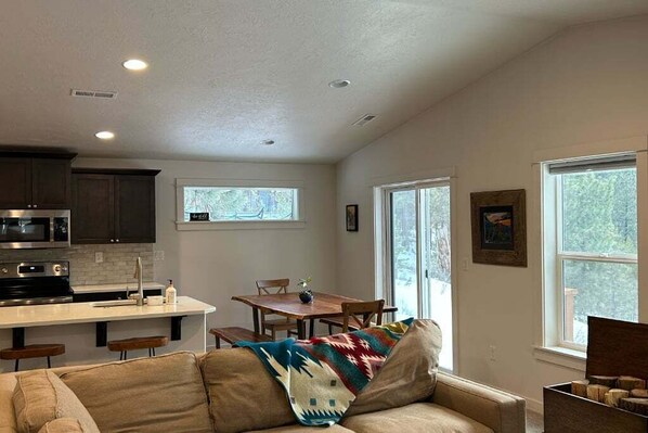 Téléviseur connecté, foyer, jeux vidéo