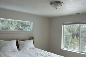 3 chambres, bureau, Wi-Fi, draps fournis