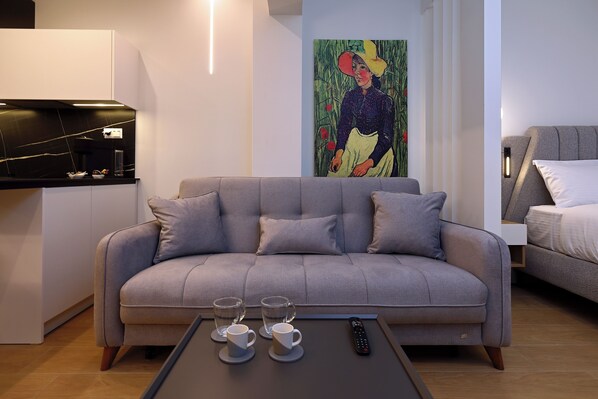 1 bedroom, in-room safe, desk, iron/ironing board