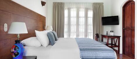 1 bedroom, desk, WiFi, bed sheets