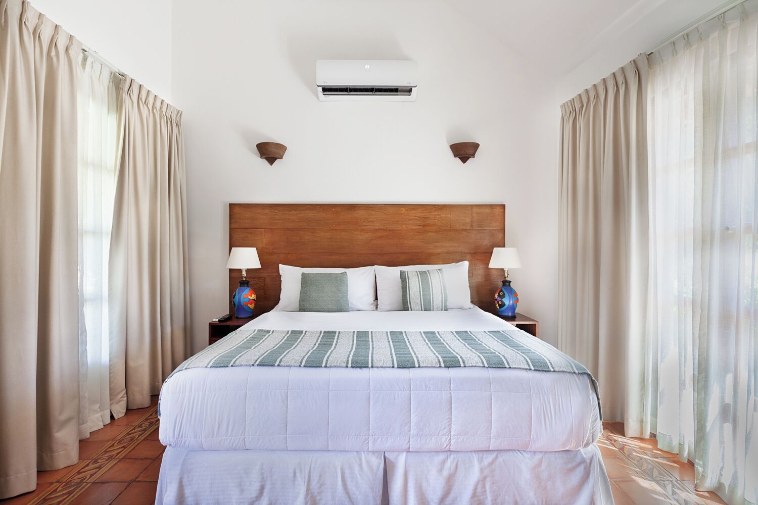 1 slaapkamer, een bureau, wifi, beddengoed